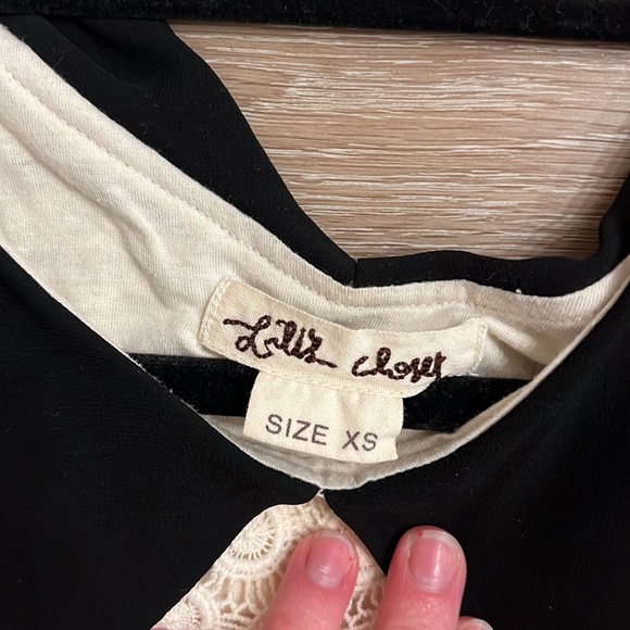 Anthropologie collared lace pattern top size xs - Picture 4 of 5